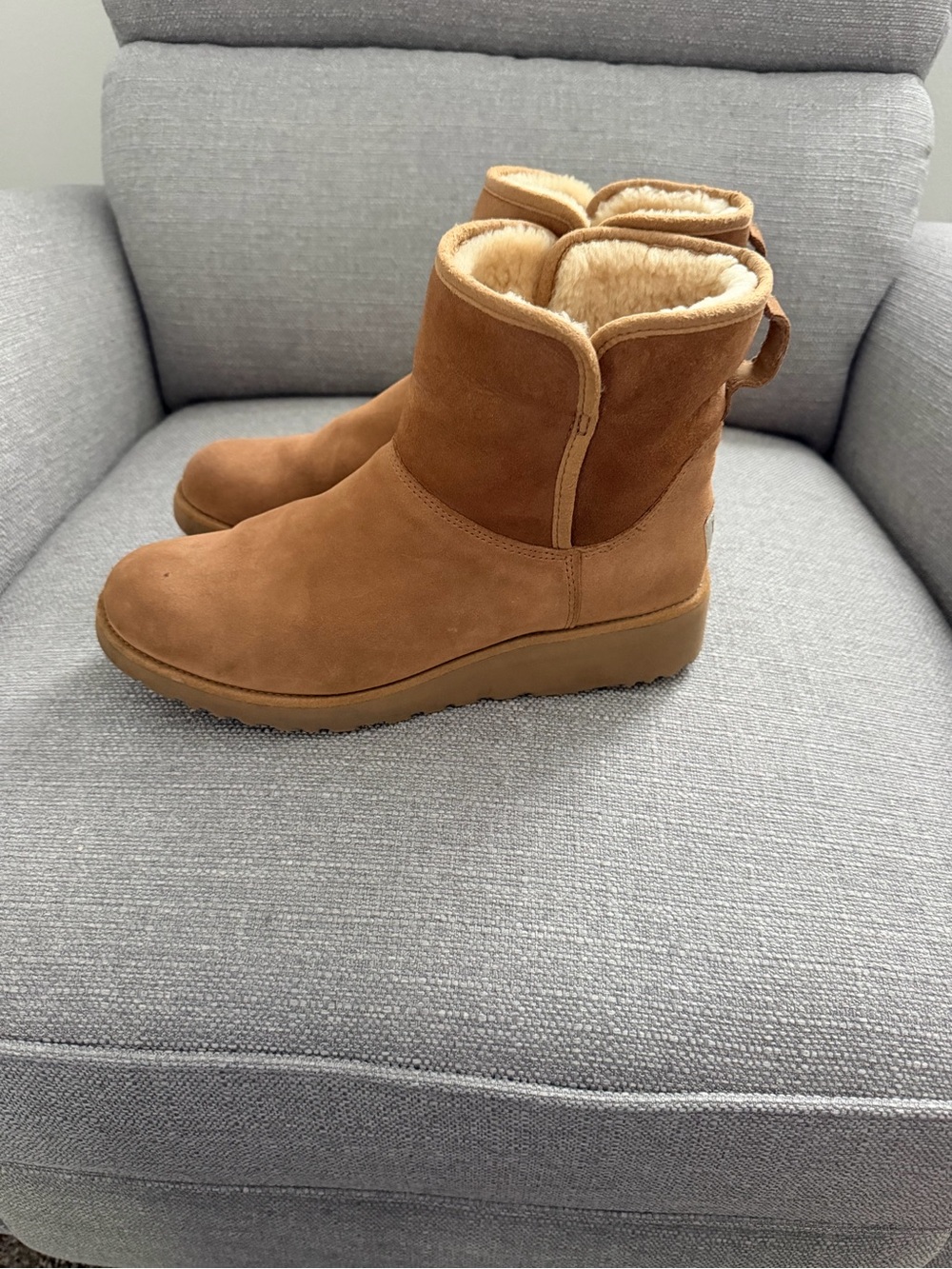 UGG Women's Tan Suede Ankle Boot with Pull Tab - Picture 6 of 9